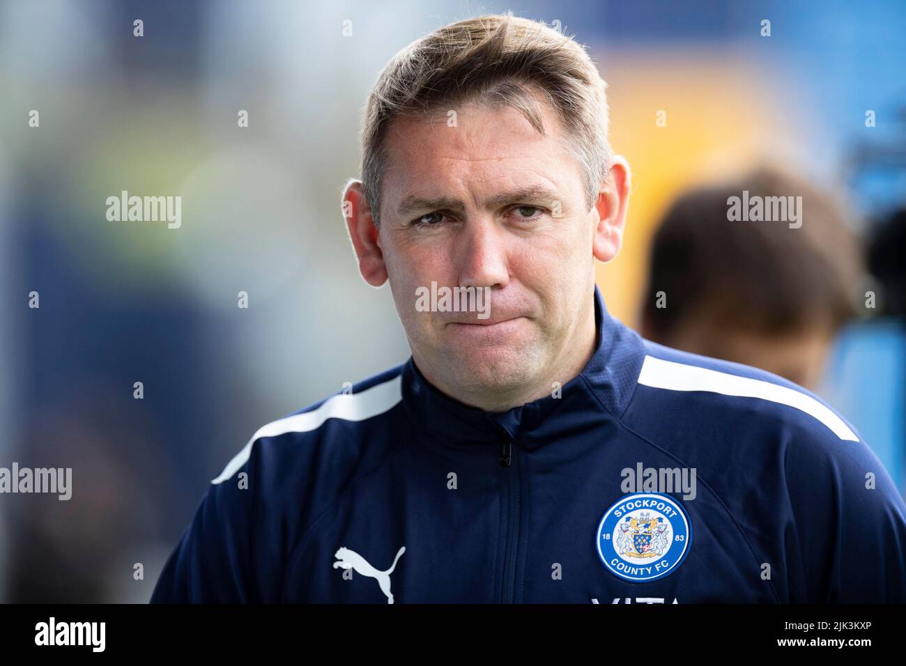 Stockport, Regno Unito. 30th luglio 2022. Stockport County Manager Dave Challinor durante la partita della Sky Bet League 2 tra Stockport County e Barrow all'Edgeley Park Stadium di Stockport sabato 30th luglio 2022. (Credit: Mike Morese | MI News) durante la partita della Sky Bet League 2 tra Stockport County e Barrow all'Edgeley Park Stadium di Stockport sabato 30th luglio 2022. Foto Stock