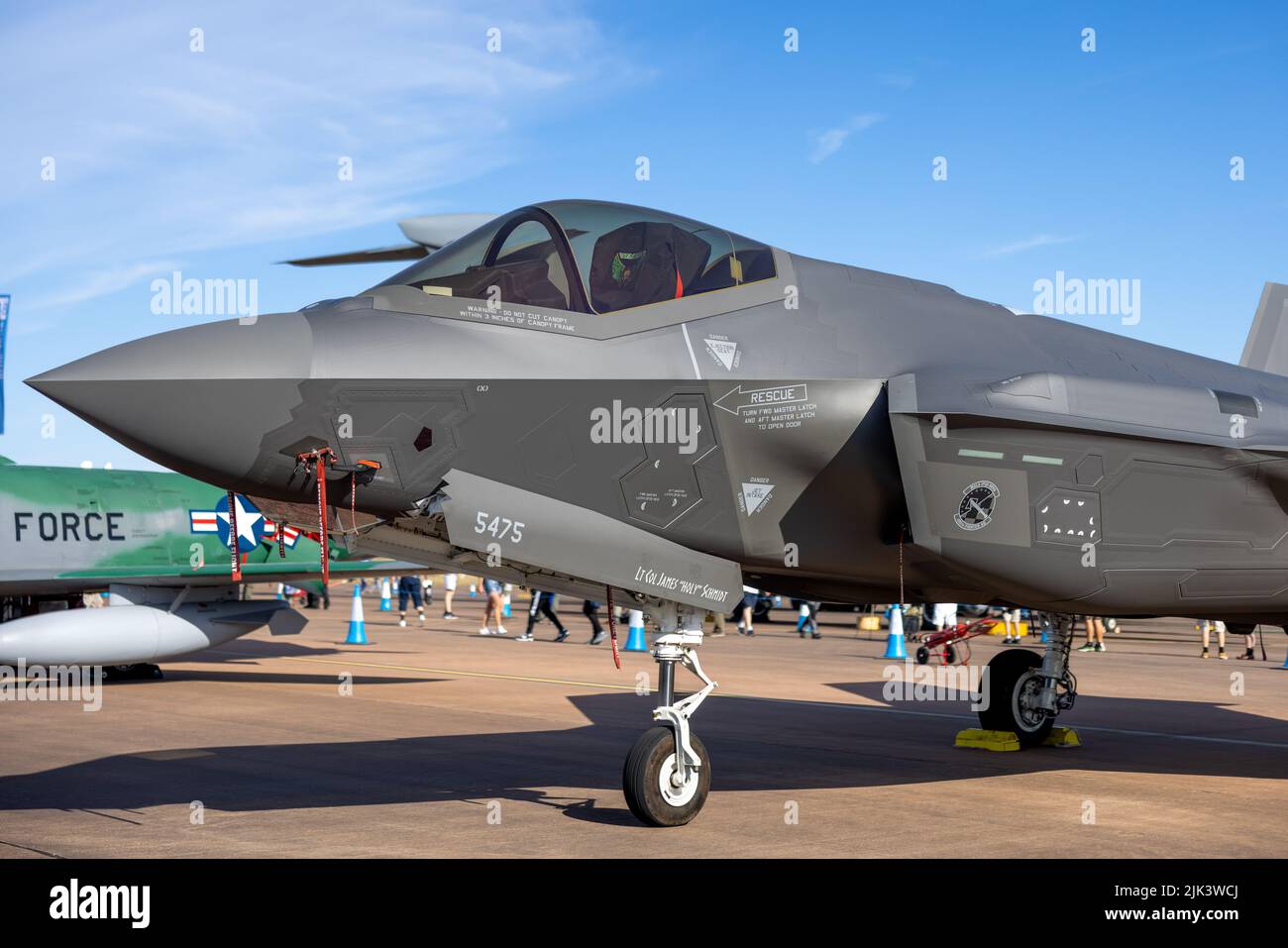 Lockheed Martin F-35A Lightning II del 495th Fighter Squadron "The Valkyries" in mostra al RIAT 2022 festeggiando il 75th anno della USAF Foto Stock