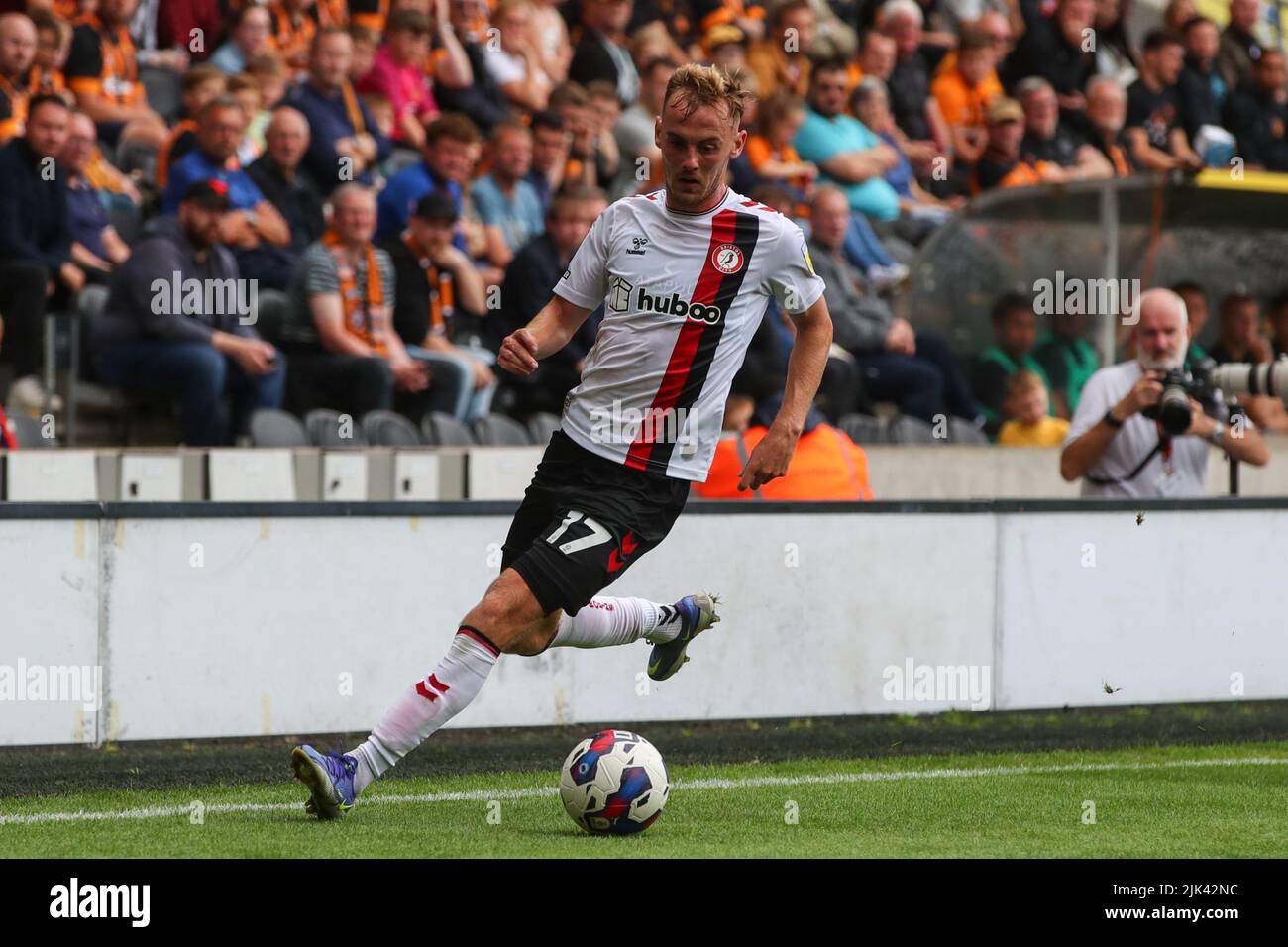 Mark Sykes #17 di Bristol City in azione durante il gioco Foto Stock