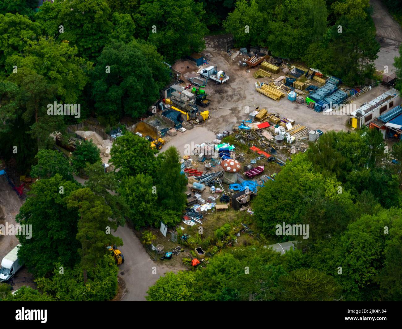 Alton Towers Foto aeree dall'aria, tra cui Nemesis, Smiler, David Walliims, Sonic Spinball Whizzer, The Towers, RITA, 13, Enterprize(SBNO) Drone Foto Stock