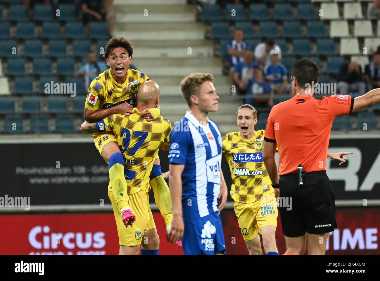 Daichi Hayashi di STVV festeggia dopo aver segnato durante una partita di calcio tra KAA Gent e Sint-Truidense VV, sabato 30 luglio 2022 a Gent, il giorno 2/34 della prima divisione del campionato belga 'Jupiler Pro League' 2022-2023. BELGA FOTO JOHN THYS Foto Stock