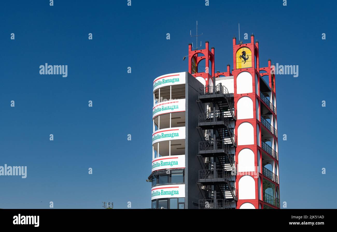 Circuito automobilistico internazionale Imola, torre con logo Ferrari, Italia, giugno 19 2022. DTM Foto Stock