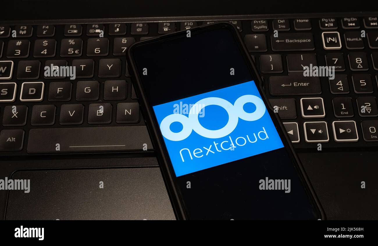 Nextcloud logo on mobile phone , Sydney Australia Luglio 30 2022 Foto Stock
