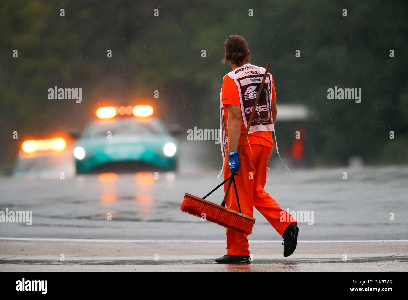 marshall, commissaire de piste, durante la Formula 1 Aramco Magyar Nagydij 2022, Gran Premio d'Ungheria 2022, 12th round del Campionato Mondiale di Formula uno FIA 2022 dal 28 al 31 luglio 2022 sull'Hungaroring, a Mogyorod, Ungheria - Foto: Antonin Vincent / DPPI/DPPI/LiveMedia Foto Stock