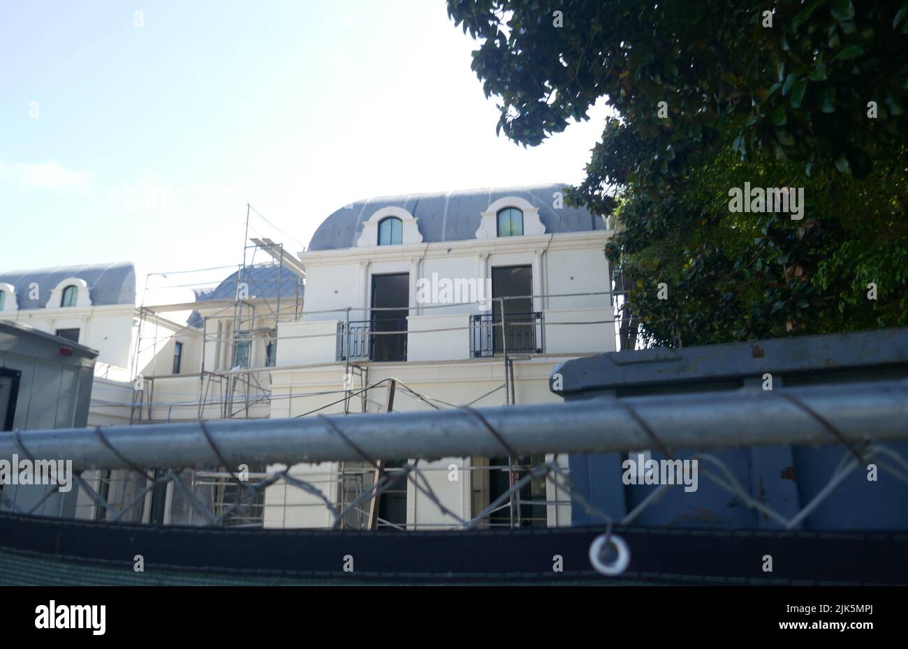 Beverly Hills, California, Stati Uniti d'America 24th luglio 2022 l'ex casa/casa di Charlie Chaplin, attore/comico, a 711 N. Beverly Drive il 24 luglio 2022 a Beverly Hills, California, Stati Uniti. Foto di Barry King/Alamy Stock Foto Foto Stock