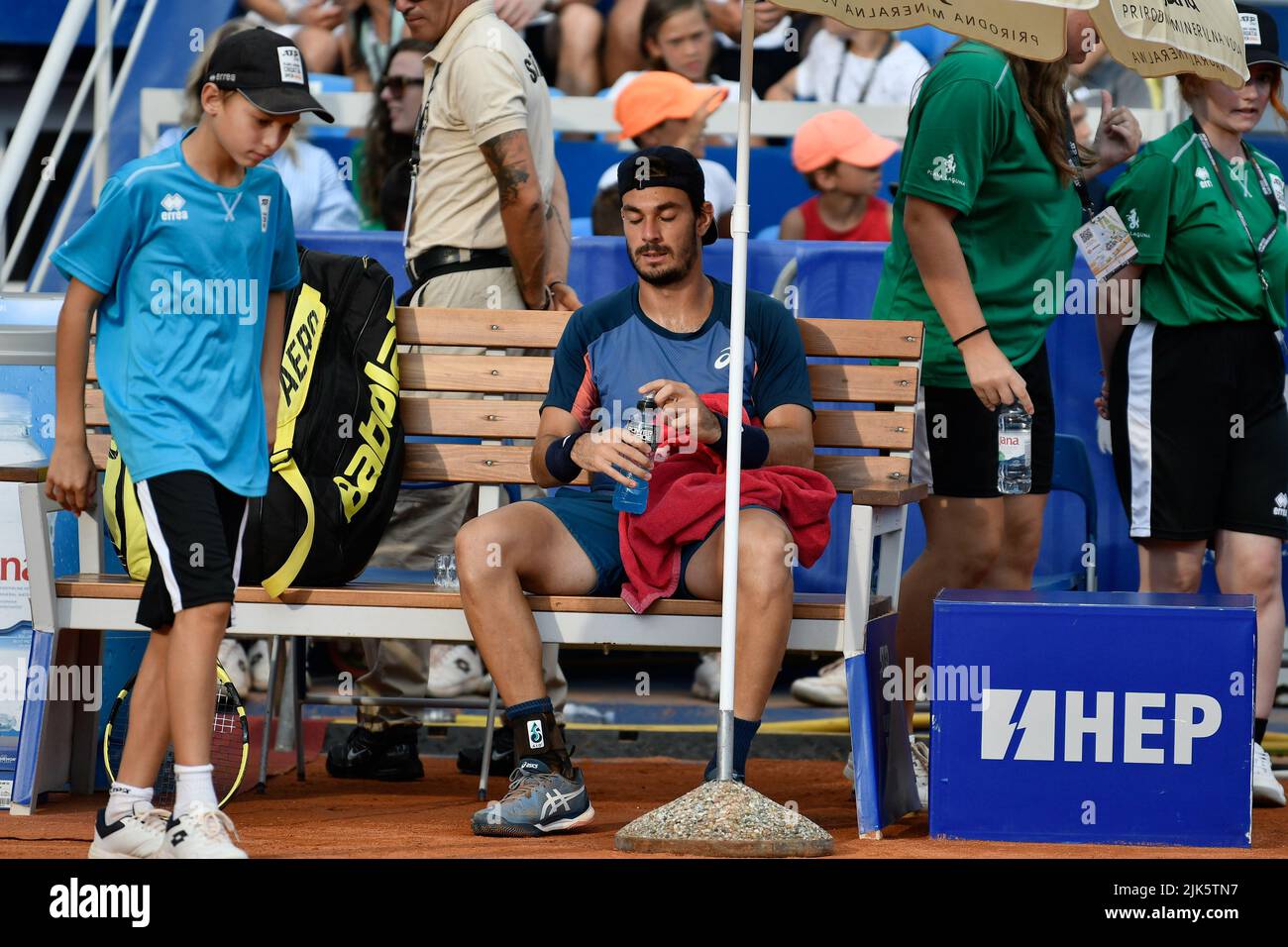 Umago, Umago, Croazia, 30 luglio 2022, Giulio Zeppieri (IT) durante ATP Croazia Open Umago - Alcaraz vs Zeppieri - Tennis Internationals Foto Stock