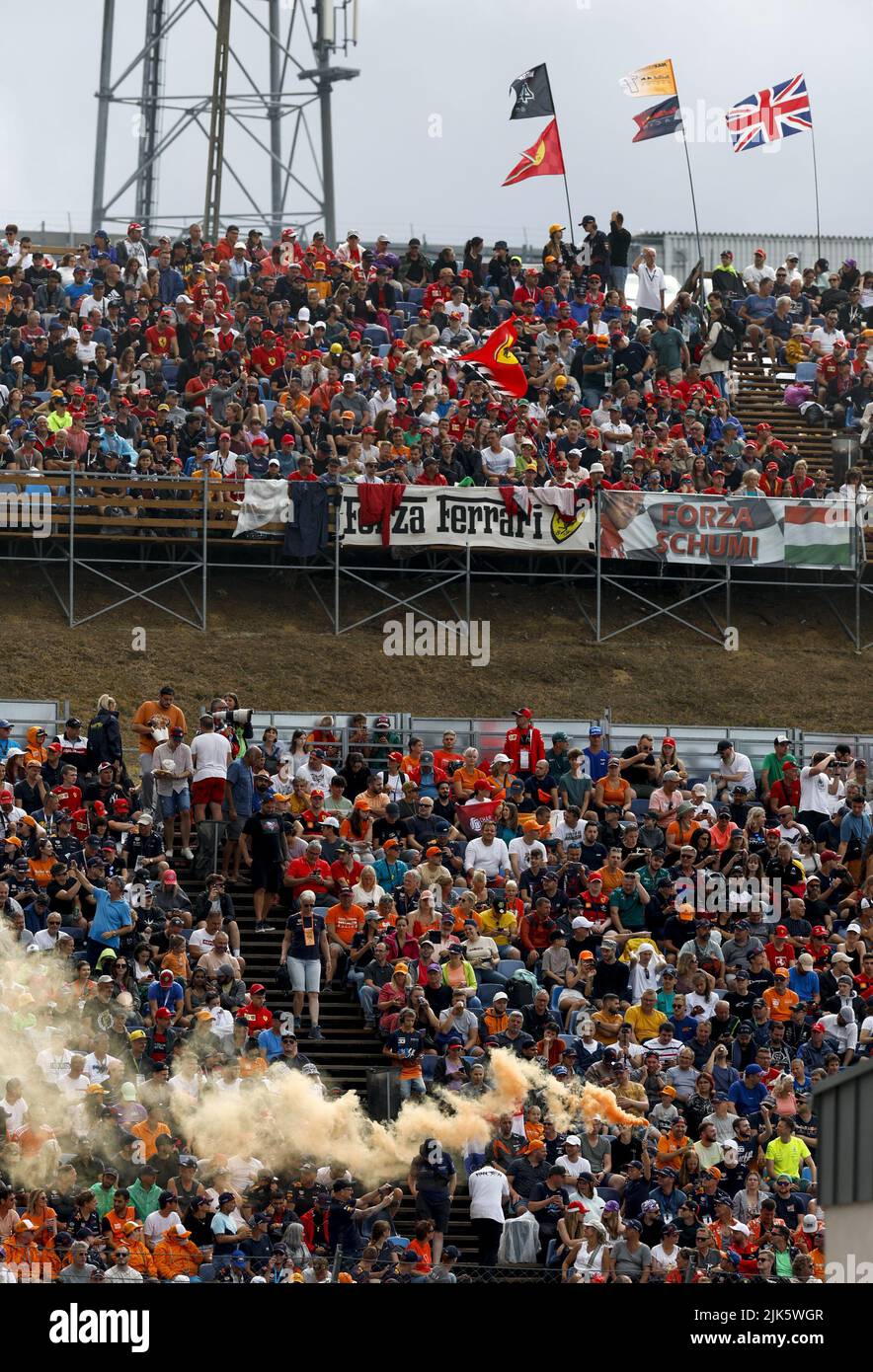 Spettatori, tifosi durante la Formula 1 Aramco Magyar Nagydij 2022, Gran Premio d'Ungheria 2022, 12th round del Campionato Mondiale di Formula uno FIA 2022 dal 28 al 31 luglio 2022 sull'Hungaroring, a Mogyorod, Ungheria - Foto: DPPI/DPPI/LiveMedia Foto Stock