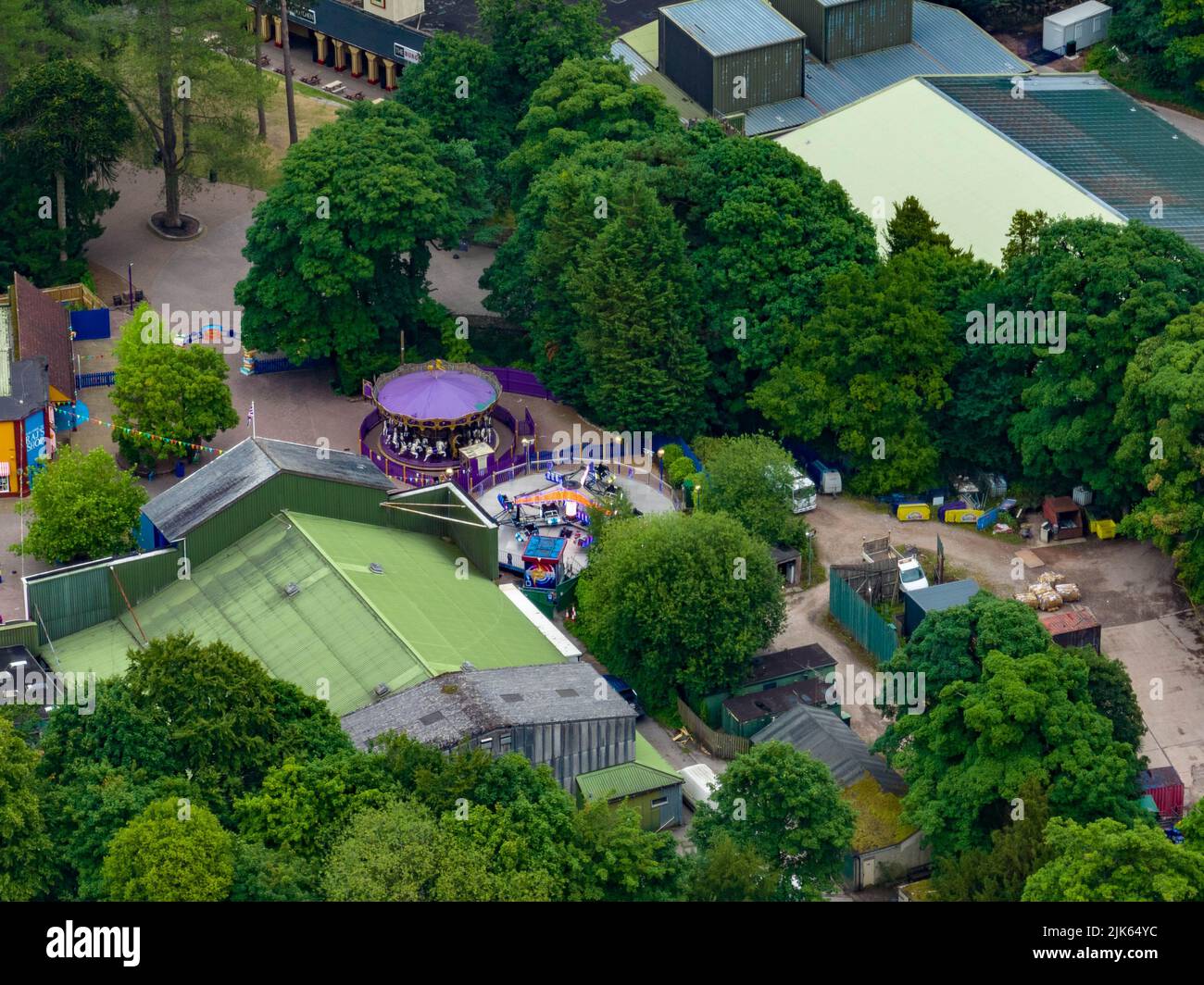 Alton Towers Foto aeree dall'aria, tra cui Nemesis, Smiler, David Walliims, Sonic Spinball Whizzer, The Towers, RITA, 13, Enterprize(SBNO) Drone Foto Stock