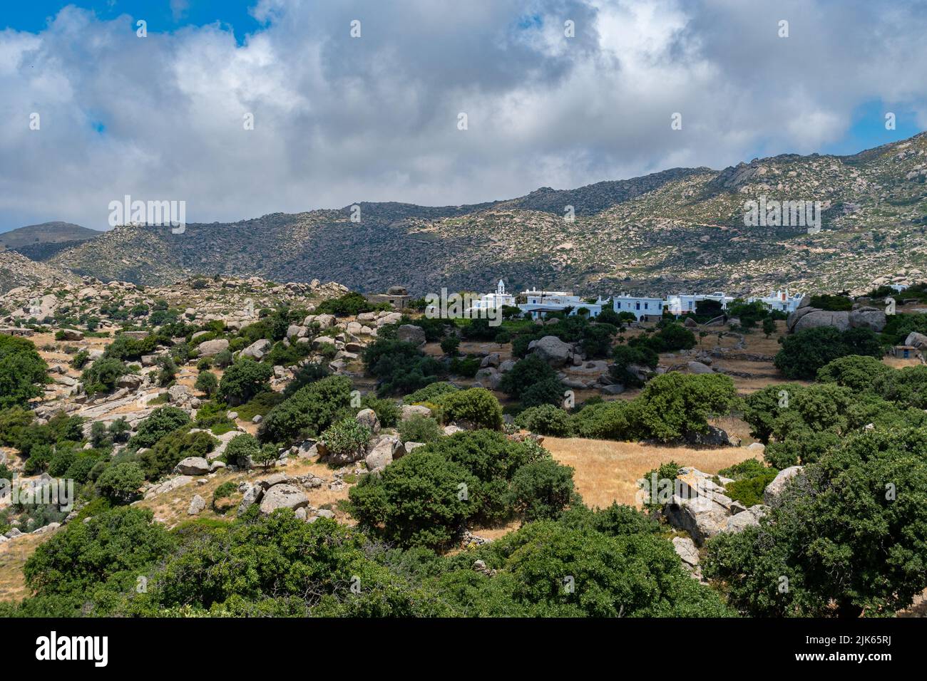 Paesaggio intorno al villaggio di Volax, con enormi pietre di granito a Tinos isola, Grecia Foto Stock