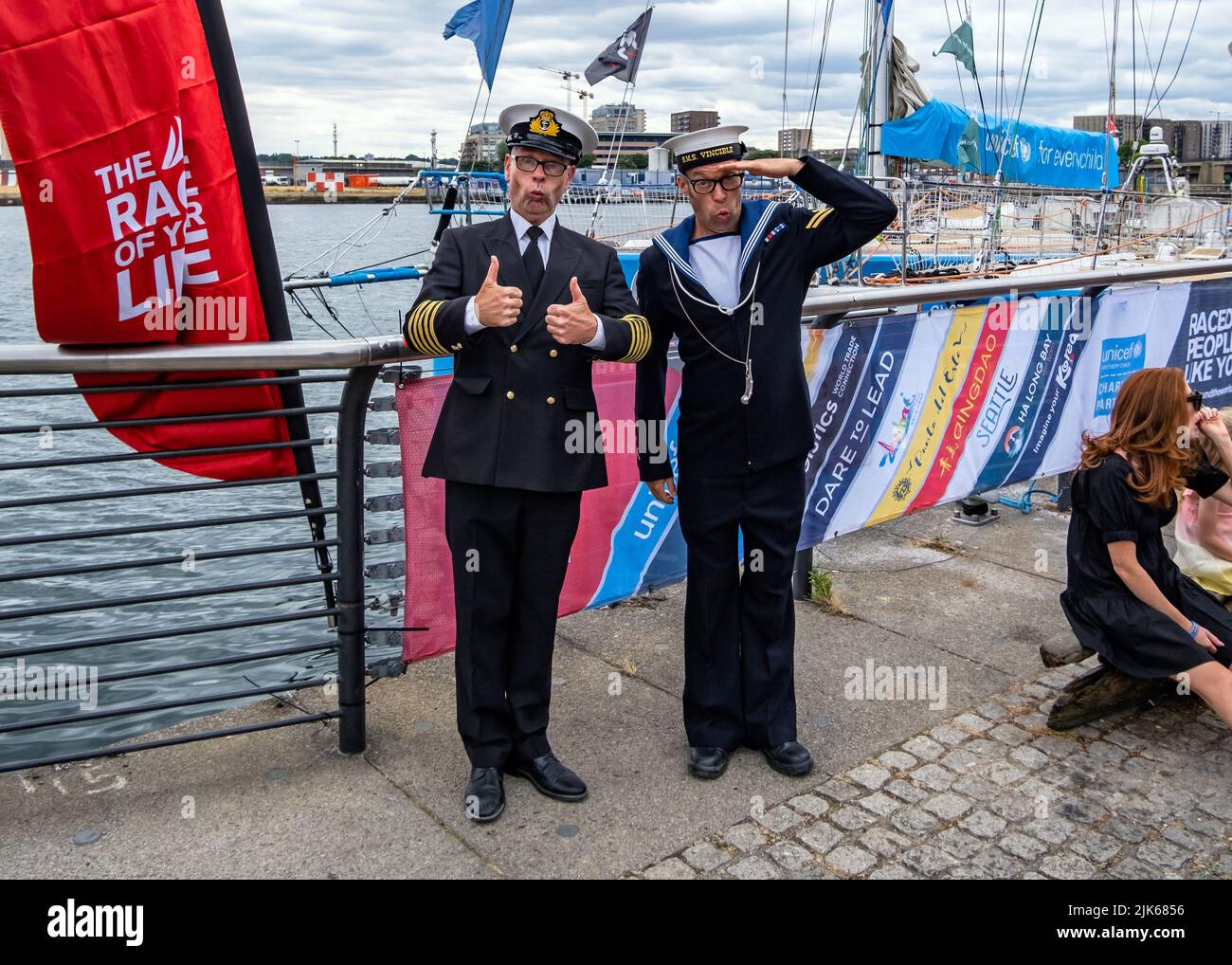Marinai comici al Royal Docks London Event - Clipper Round The World Yacht Race, finale Celebrations, 2022 luglio, East London, E16, Inghilterra, Regno Unito. Foto Stock