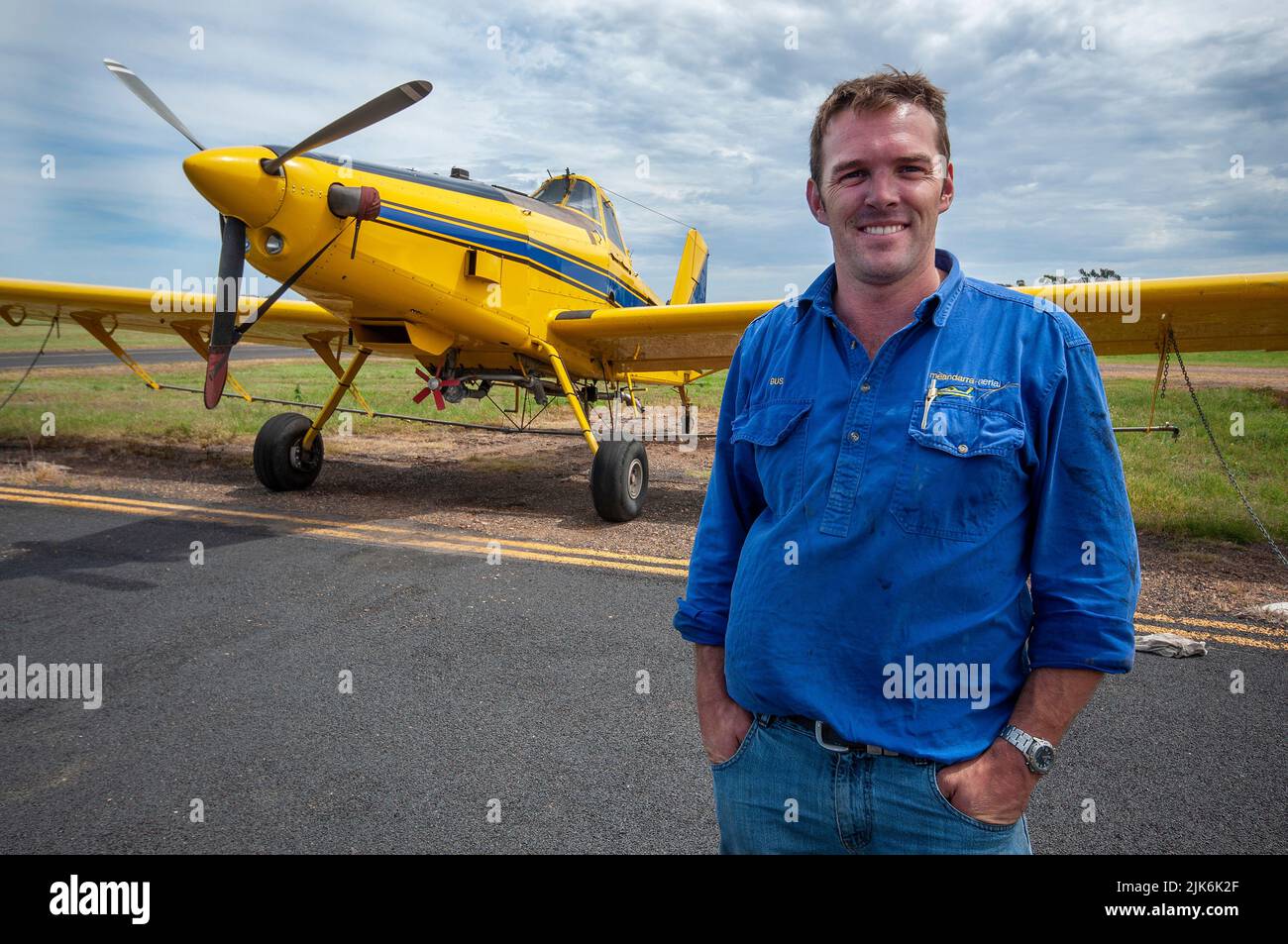 Angus Ashby, pilota agricolo, con velivoli, Moree, NSW Foto Stock