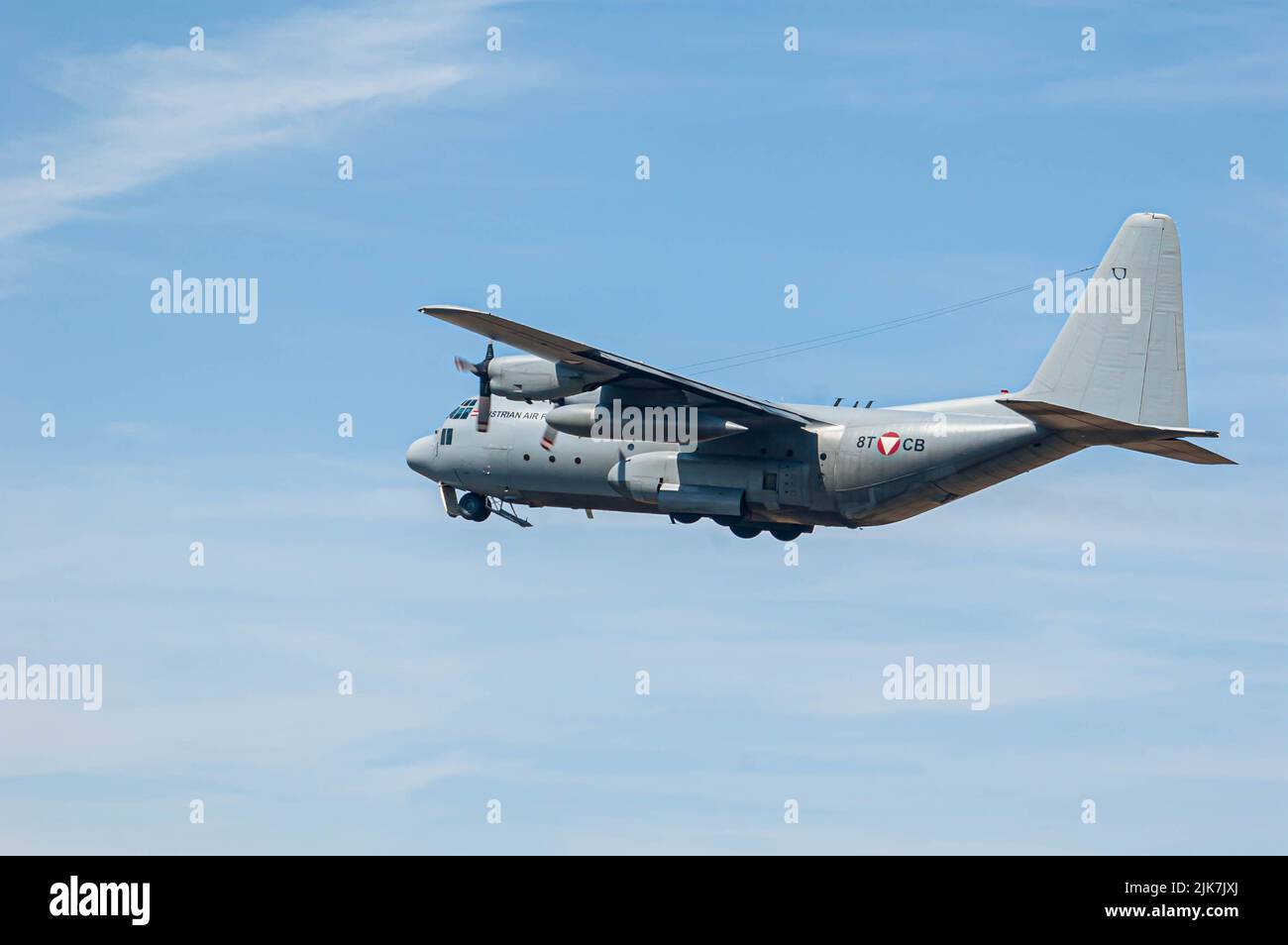 GLOUCESTERSHIRE, INGHILTERRA- 16 luglio 2022: Lockheed C-130K Hercules aereo al Royal International Air Tattoo 2022 a RAF Fairford in Inghilterra Foto Stock