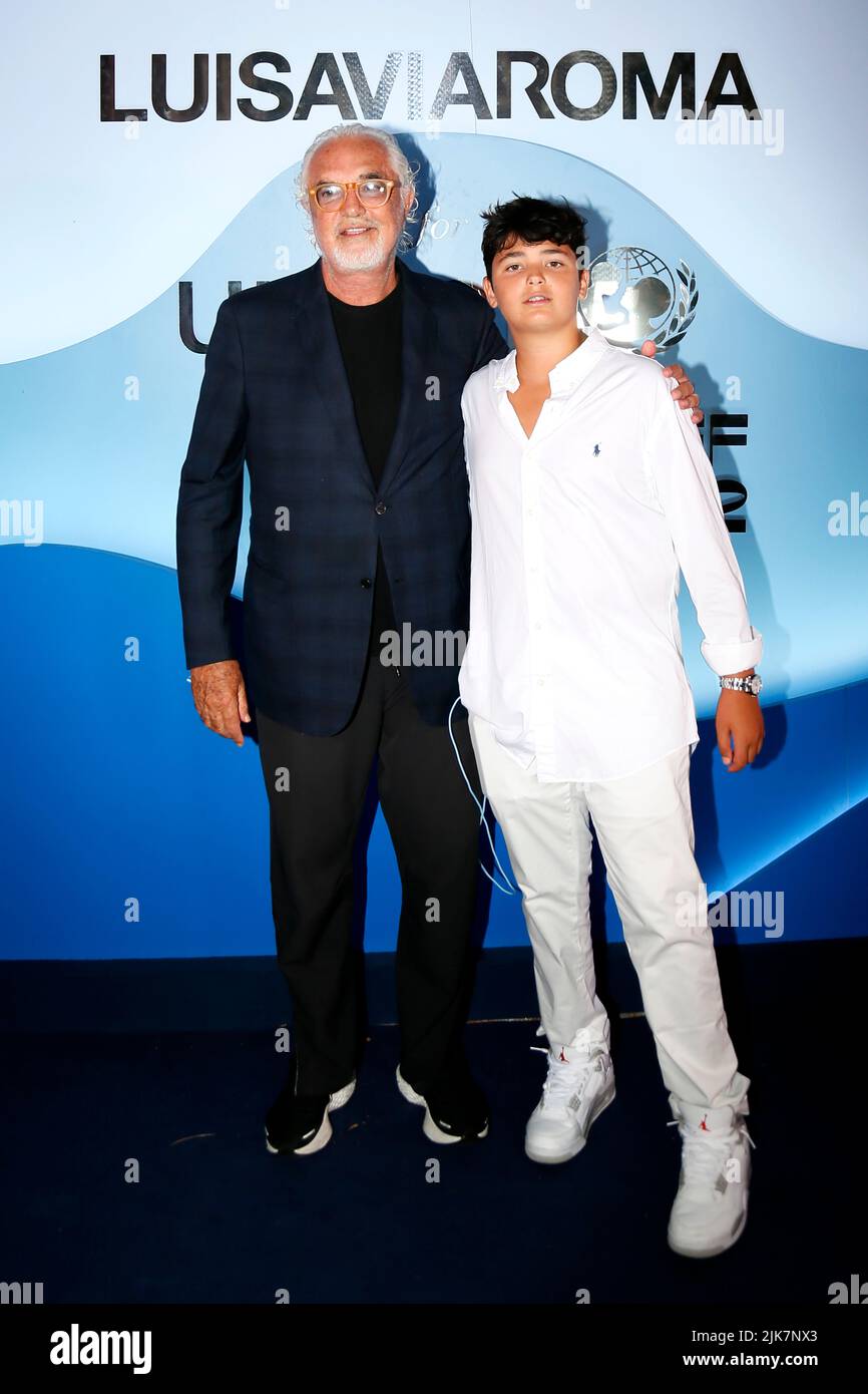Capri tappeto rosso Luisaviaroma per Unicef 2022. Nella foto Flavio Briatore e Nathan Falco Foto stock Alamy