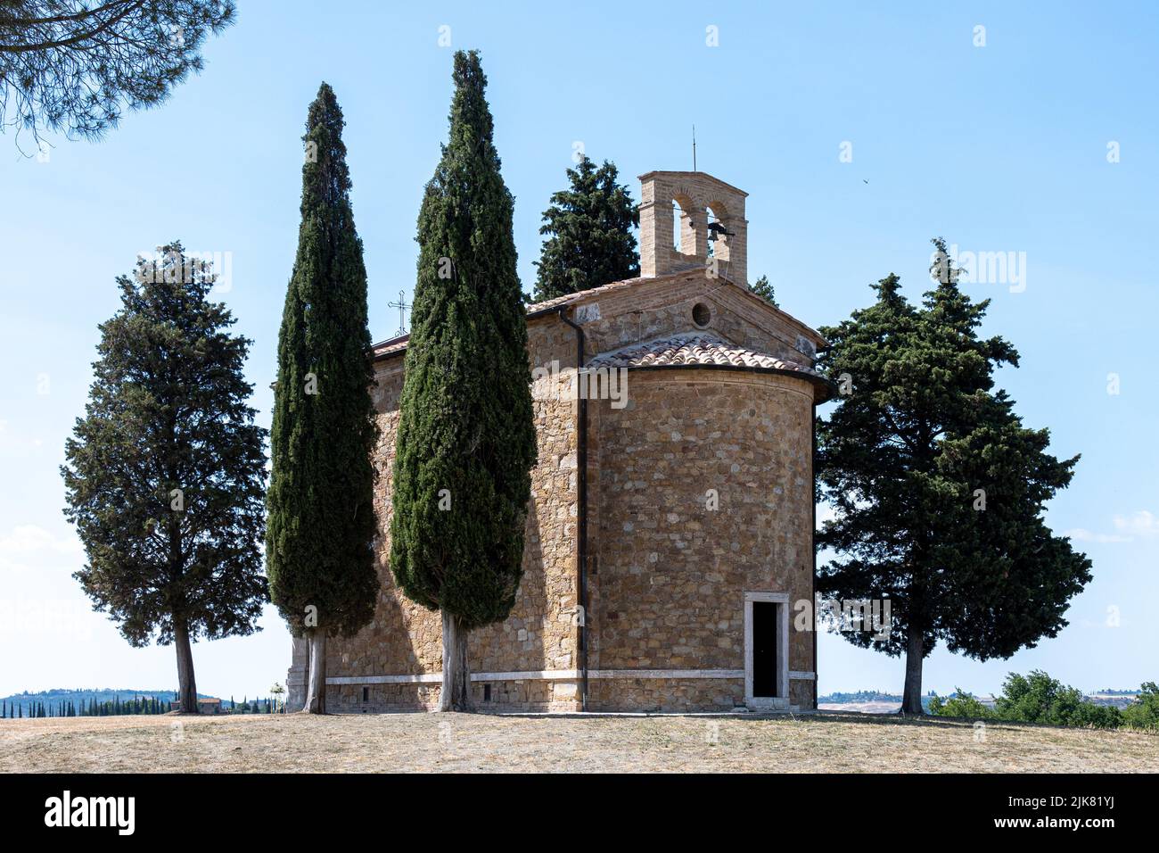 La Cappella della Madonna Vitaleta, uno dei luoghi turistici più famosi della Val D'Orcia, Toscana Foto Stock