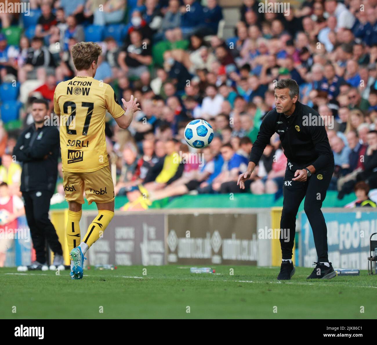 Windsor Park, Belfast, Irlanda del Nord, Regno Unito. 19 luglio 2022. UEFA Champions League secondo turno di qualificazione (prima tappa) – Linfield 1 Bodo/Glimt 0. Allenatore di calcio FK Bodo/Glimt Kjetil Knutsen (KK). Foto Stock