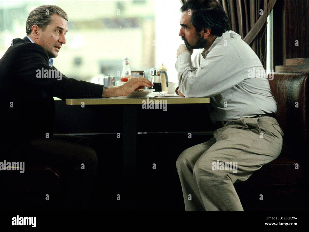 Robert De Niro & Martin Scorsese Film: Goodfellas (USA 1990) personaggi: James 'Jimmy' Conway, Direttore: Martin Scorsese 12 Settembre 1990 **ATTENZIONE** questa fotografia è solo per uso editoriale ed è il copyright di WARNER BROS. / BARRY WETCHER e/o il fotografo assegnato dalla Film o dalla Production Company e può essere riprodotto solo da pubblicazioni in concomitanza con la promozione del suddetto Film. Un credito obbligatorio per WARNER BROS. / BARRY WETCHER è obbligatorio. Nessun uso commerciale può essere concesso senza l'autorizzazione scritta della Film Company. Foto Stock