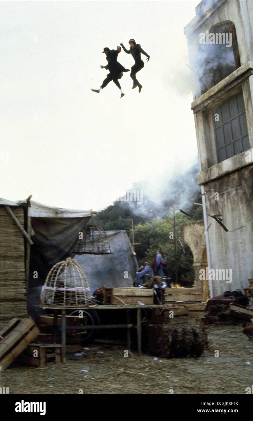 Dave Thomas & Sally Kellerman Film Boris and Natasha (1992) personaggi: Boris Badunov, Natasha fatale regista: Charles Martin Smith 17 aprile 1992 **WARNING** questa fotografia è solo per uso editoriale ed è copyright della 20TH CENTURY FOX e/o del fotografo assegnato dalla Film or Production Company e può essere riprodotta solo da pubblicazioni in concomitanza con la promozione del suddetto film. È richiesto un credito obbligatorio a 20TH CENTURY FOX. Il fotografo deve essere accreditato anche se conosciuto. Nessun uso commerciale può essere concesso senza l'autorizzazione scritta di The Film Company. Foto Stock