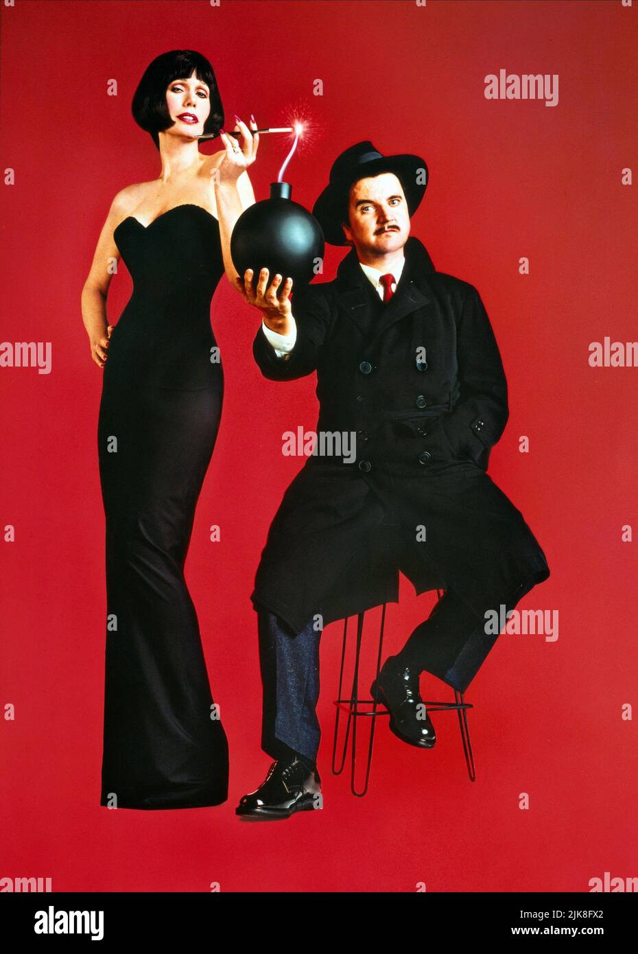 Sally Kellerman & Dave Thomas Film Boris and Natasha (1991) personaggi: Natasha fatale, Boris Badunov regista: Charles Martin Smith 17 aprile 1992 **WARNING** questa fotografia è solo per uso editoriale ed è copyright della 20TH CENTURY FOX e/o del fotografo assegnato dalla Film or Production Company e può essere riprodotta solo da pubblicazioni in concomitanza con la promozione del suddetto film. È richiesto un credito obbligatorio a 20TH CENTURY FOX. Il fotografo deve essere accreditato anche se conosciuto. Nessun uso commerciale può essere concesso senza l'autorizzazione scritta di The Film Company. Foto Stock