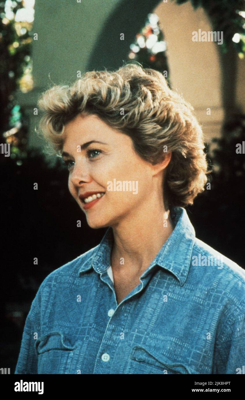 Annette Bening Film Guilty by Suspicion (1991) personaggi: Ruth Merrill regista: Irwin Winkler 15 marzo 1991 **WARNING** questa fotografia è ad uso esclusivamente editoriale ed è copyright della WARNER BROS e/o del fotografo assegnato dalla Film o Production Company e può essere riprodotta solo da pubblicazioni in concomitanza con la promozione del suddetto Film. È richiesto un credito obbligatorio a WARNER BROS. Il fotografo deve essere accreditato anche se conosciuto. Nessun uso commerciale può essere concesso senza l'autorizzazione scritta di The Film Company. Foto Stock