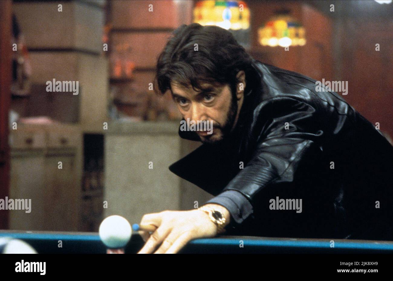 Al Pacino Film: La Via Carlito (1994) personaggi: Carlito 'Charlie' Brigante 01 agosto 1993 **AVVISO** questa fotografia è ad uso esclusivamente editoriale ed è copyright DI UNIVERAL e/o del fotografo assegnato dalla Film o dalla Società di produzione e può essere riprodotta solo da pubblicazioni in concomitanza con la promozione del suddetto Film. È richiesto un credito obbligatorio per UNIVERAL. Il fotografo deve essere accreditato anche quando è noto. Nessun uso commerciale può essere concesso senza l'autorizzazione scritta della Film Company. Foto Stock