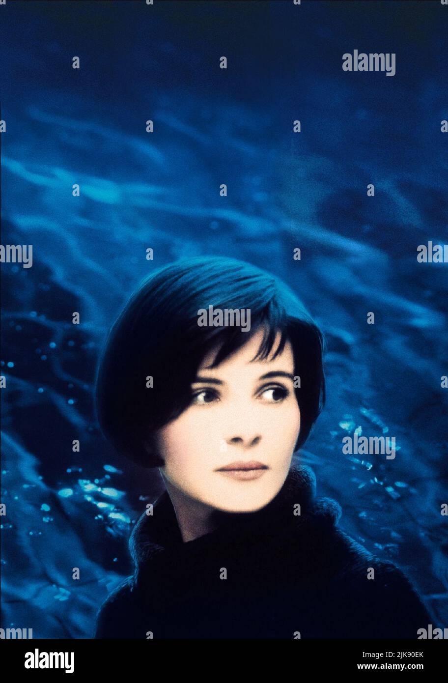 Juliette Binoche Film: Tre colori: Blu; tre colori: Blu; Trois Couleurs: Bleu (Trois Couleurs: Bleu) personaggi: Julie Vignon - de Courcy Fr/CH/Pl 1993, Direttore: Krzysztof Kieslowski 01 settembre 1993 **AVVISO** questa fotografia è solo ad uso editoriale ed è copyright delle PRODUZIONI CAB e/o del fotografo assegnato dalla Film o dalla Società di produzione e può essere riprodotta solo da pubblicazioni in concomitanza con la promozione del suddetto Film. È richiesto un credito obbligatorio per LE PRODUZIONI CAB. Il fotografo deve essere accreditato anche quando è noto. Nessun uso commerciale può essere gr Foto Stock