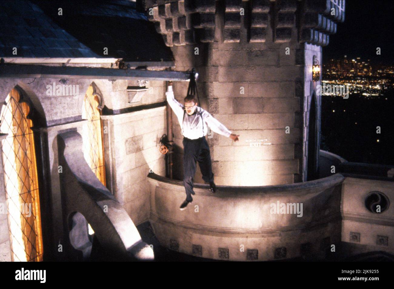 Bruce Willis Film Death becomes Her (USA 1992) personaggi: Dr. Ernest Menville regista: Robert Zemeckis 31 luglio 1992 **WARNING** questa fotografia è solo per uso editoriale ed è copyright di UNIVERSAL e/o The Photographer assegnato dalla Film o Production Company e può essere riprodotta solo da pubblicazioni in concomitanza con la promozione del suddetto Film. È richiesto un credito obbligatorio a UNIVERSAL. Il fotografo deve essere accreditato anche se conosciuto. Nessun uso commerciale può essere concesso senza l'autorizzazione scritta di The Film Company. Foto Stock