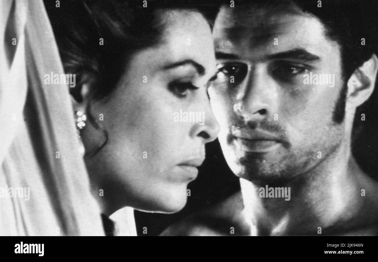 Jennifer Ward-Lealand & Kevin Smith Film: Desperate Remedies (1993) personaggi: Dorothea Brook & Lawrence Hayes regista: Stewart Main 25 November 1993 **WARNING** questa foto è solo per uso editoriale ed è copyright di JAMES WALLACE PRODUCTIONS e/o del fotografo assegnato dalla Film or Production Company e può essere riprodotta solo da pubblicazioni in concomitanza con la promozione del suddetto Film. È richiesto un credito obbligatorio per LE PRODUZIONI DI JAMES WALLACE. Il fotografo deve essere accreditato anche quando è noto. Nessun uso commerciale può essere concesso senza autorizzazione scritta da parte di Foto Stock