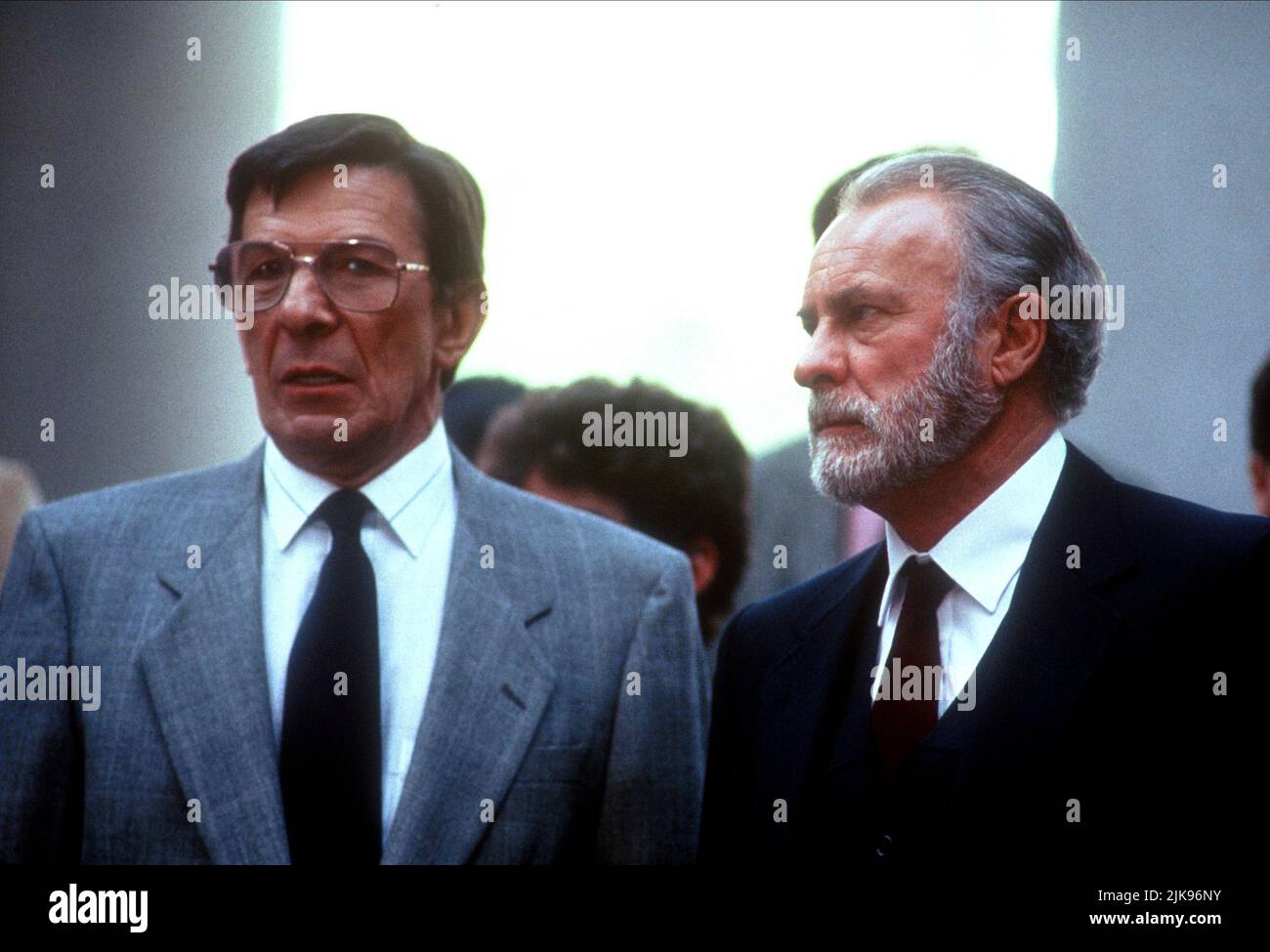 Leonard Nimoy & Dabney Coleman Film Never Forget (1992) personaggi: Mel Mermelstein & William Cox regista: Joseph Sargent 08 April 1991 **WARNING** questa fotografia è ad uso esclusivamente editoriale ed è copyright di TNT e/o del fotografo assegnato dalla Film or Production Company e può essere riprodotta solo da pubblicazioni in concomitanza con la promozione del suddetto Film. È richiesto un credito obbligatorio a TNT. Il fotografo deve essere accreditato anche se conosciuto. Nessun uso commerciale può essere concesso senza l'autorizzazione scritta di The Film Company. Foto Stock