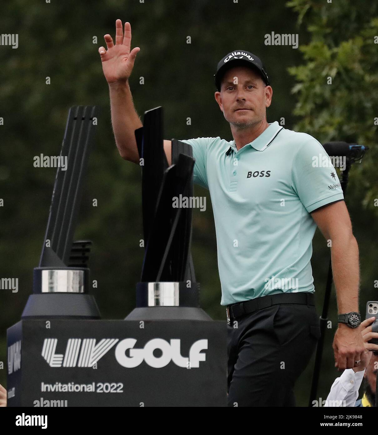 Bedminster, Stati Uniti. 31st luglio 2022. Il golfista svedese Henrik Stenson conquista il podio dopo aver vinto l'LIV Golf Bedminster, parte della nuova LIV Golf Invitational Series, presso il Trump National Golf Club domenica 31 2022 luglio a Bedminster, New Jersey. Foto di Peter Foley/UPI Credit: UPI/Alamy Live News Foto Stock