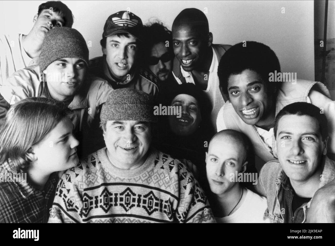 Anthony Clarke, Justin Brady, James Corden, James Hooton , Bob Hoskins, Mat Hand, Darren Campbell, Danny Nussbaum, Johann Myers, Jimmy Hynd & Karl Collins Film: 24 7: Twenty Four Seven (UK 1997) personaggi: Youngy, Gadget, Tonka (Carl Marsh),'Wolfman' Knighty, Alan Darcy, Wesley Fagash, Tim, Benny, Meggy & Stuart regista: Shane Meadows 31 agosto 1997 **AVVISO** questa foto è solo per uso editoriale ed è il copyright di BBC e/o del fotografo assegnato dalla Film o dalla Production Company e può essere riprodotto solo da pubblicazioni in concomitanza con la promozione del suddetto Film. Un ma Foto Stock