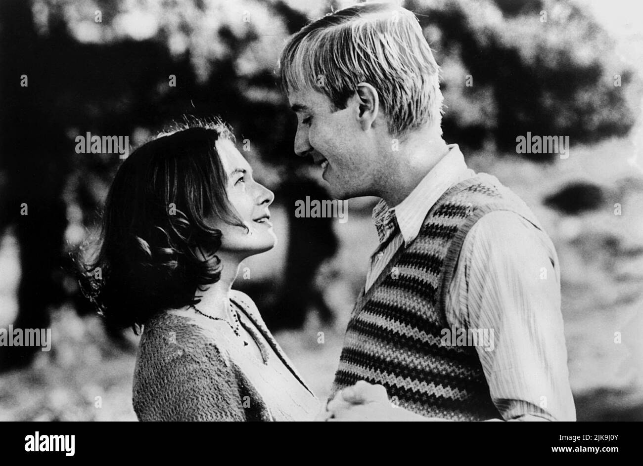 Catherine McCormack, film di Rhys Ifans: Ballare a Lughnasa (1998) personaggi: Christina 'Chrissy' Mundy, Gerry Evans regista: Pat o'Connor 04 Settembre 1998 **AVVISO** questa fotografia è solo ad uso editoriale ed è copyright DEL CANALE 4 e/o del fotografo assegnato dalla Film o dalla Production Company e può essere riprodotta solo da pubblicazioni in concomitanza con la promozione del suddetto Film. È richiesto un credito obbligatorio per IL CANALE 4. Il fotografo deve essere accreditato anche quando è noto. Nessun uso commerciale può essere concesso senza l'autorizzazione scritta della Film Company. Foto Stock