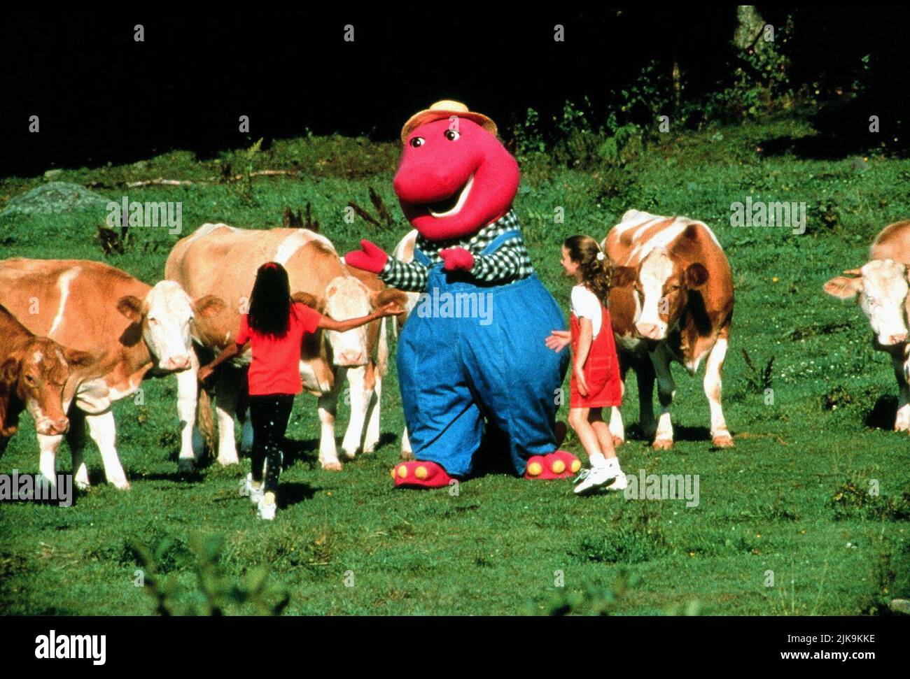 Barney, Kyla Pratt, Diana Rice Film Barney'S Great Adventure (1998) personaggi: Barney,Marcella Walker,Abby Newton regista: Steve Gomer 30 marzo 1998 **WARNING** questa fotografia è solo per uso editoriale ed è copyright della POLYGRAM e/o del fotografo assegnato dalla Film or Production Company e può essere riprodotta solo da pubblicazioni in concomitanza con la promozione del suddetto film. È richiesto un credito obbligatorio a POLYGRAM. Il fotografo deve essere accreditato anche se conosciuto. Nessun uso commerciale può essere concesso senza l'autorizzazione scritta di The Film Company. Foto Stock