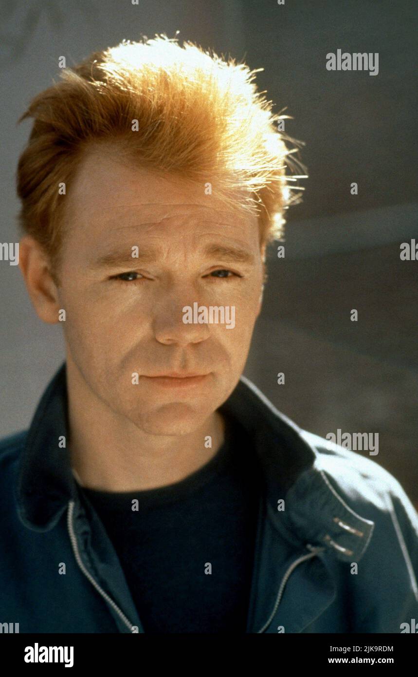 David Caruso Film: Kiss of Death (1995) personaggi: Jimmy Kilmartin regista: Barbet Schroeder 21 Aprile 1995 **AVVISO** questa fotografia è solo per uso editoriale ed è il copyright di 20 CENTURY FOX e/o del fotografo assegnato dalla Film o dalla Società di produzione e può essere riprodotto solo da pubblicazioni in concomitanza con la promozione del suddetto Film. È richiesto un credito obbligatorio per 20 CENTURY FOX. Il fotografo deve essere accreditato anche quando è noto. Nessun uso commerciale può essere concesso senza l'autorizzazione scritta della Film Company. Foto Stock