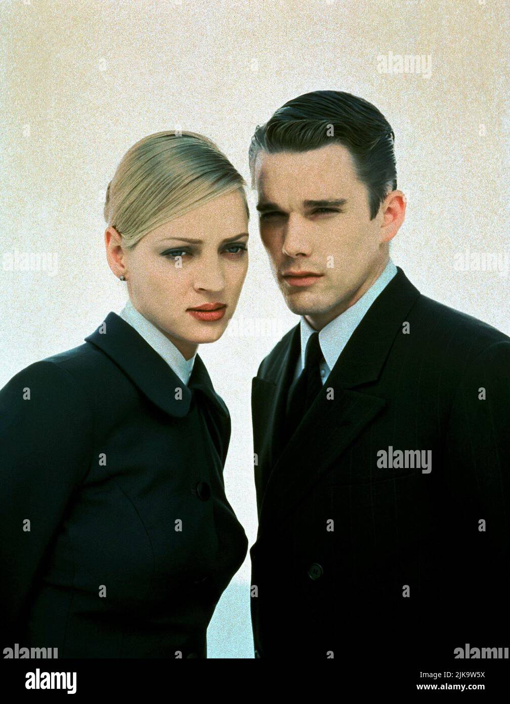 UMA Thurman & Ethan Hawke Film Gattaca (1997) personaggi: Irene Cassini & Vincent Freeman regista: Andrew Niccol 07 settembre 1997 **ATTENZIONE** questa fotografia è ad uso esclusivamente editoriale ed è copyright della COLUMBIA e/o del fotografo assegnato dalla Film o Production Company e può essere riprodotta solo da pubblicazioni in concomitanza con la promozione del suddetto Film. È richiesto un credito obbligatorio a COLUMBIA. Il fotografo deve essere accreditato anche se conosciuto. Nessun uso commerciale può essere concesso senza l'autorizzazione scritta di The Film Company. Foto Stock