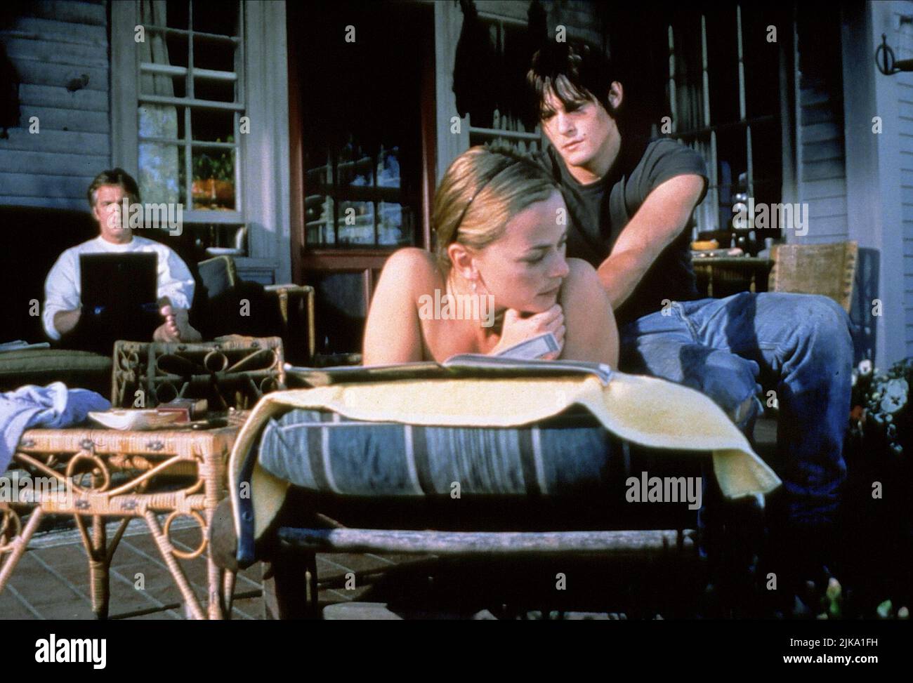 Alan Rickman, Polly Walker & Norman Reedus Film: Dark Harbour (1998) personaggi: David Weinberg, Alexis Chandler Weinberg, Young Man Director: Adam Coleman Howard, 01 ottobre 1998 **AVVISO** questa fotografia è solo per uso editoriale ed è il copyright dei FILM KILLER e/o del fotografo assegnato dalla Film o Production Company e può essere riprodotto solo da pubblicazioni in concomitanza con la promozione del suddetto Film. È richiesto un credito obbligatorio per I FILM KILLER. Il fotografo deve essere accreditato anche quando è noto. Nessun uso commerciale può essere concesso senza autorizzazione scritta fra Foto Stock