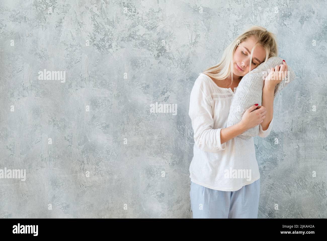 biancheria da letto di qualità sonno comfort donna soffice coperta Foto Stock