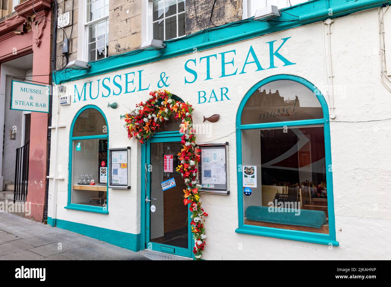 Il centro storico di Edimburgo e il ristorante Mussel & Steak bar si trovano a West Bow, Scozia, Regno Unito, Europa Foto Stock