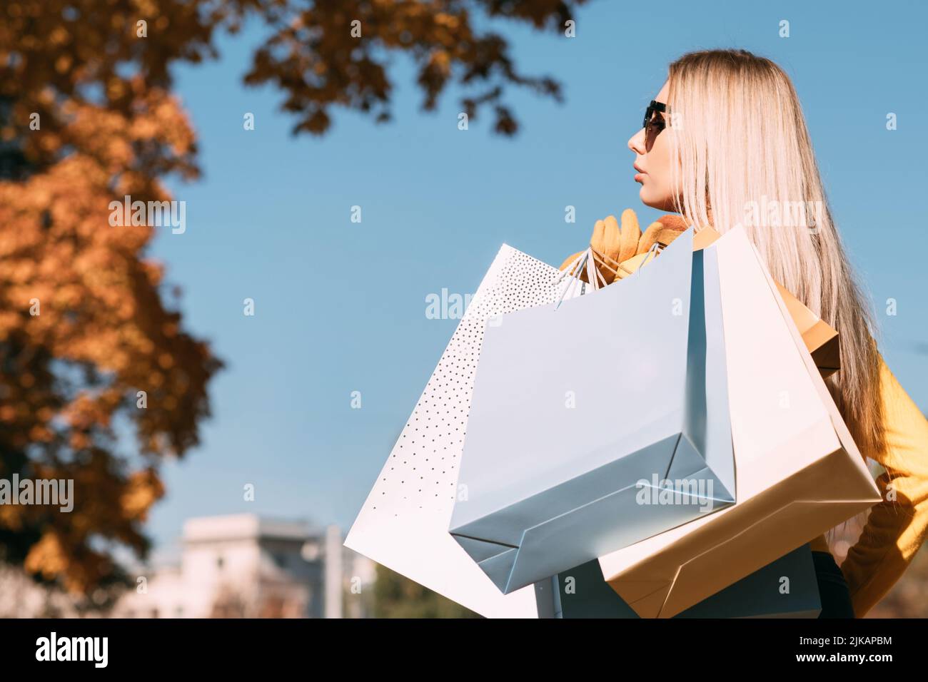 autunno stagione nuova collezione donna shopping borse Foto Stock