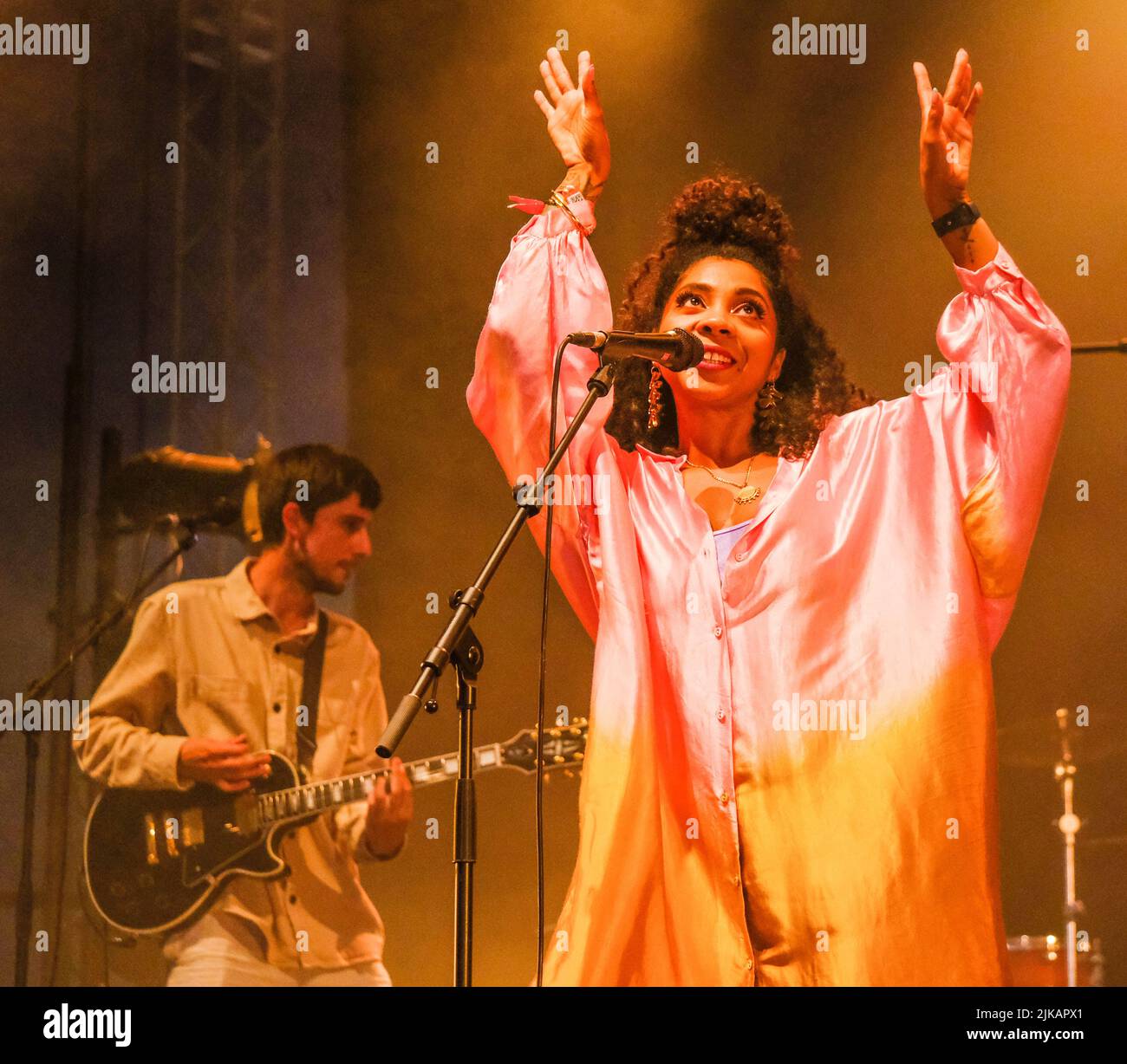 Malmesbury Wiltshire. Festival delle donne 40 . Hollie Cook dal Regno Unito, che si esibisce sul palco D&B. Foto Stock