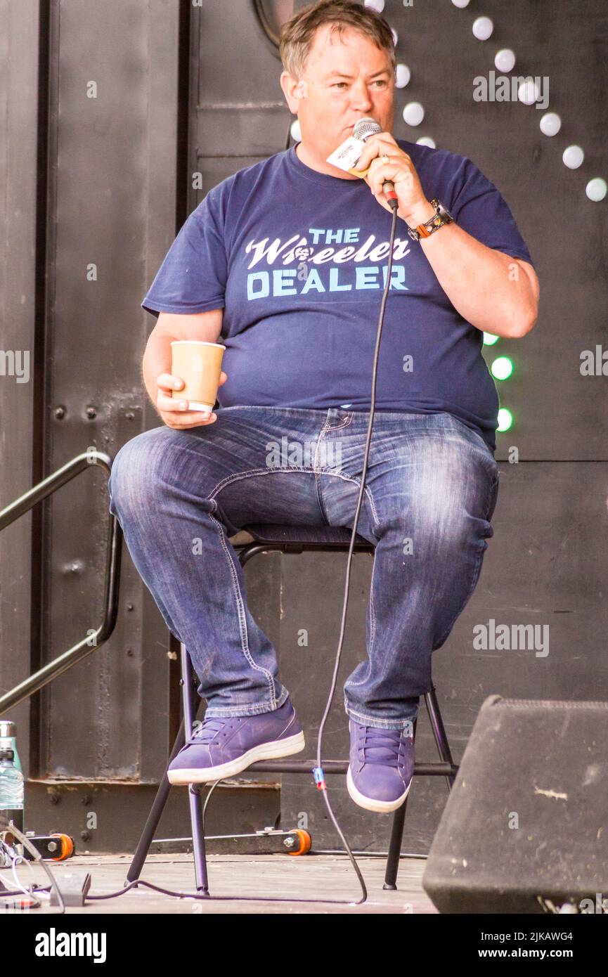 Mike Brewer di 'Wheeler Dealers', Festival del Uneccezionale, Grimsthorpe Castello, Bourne, Lincolnshire, 2022 Foto Stock