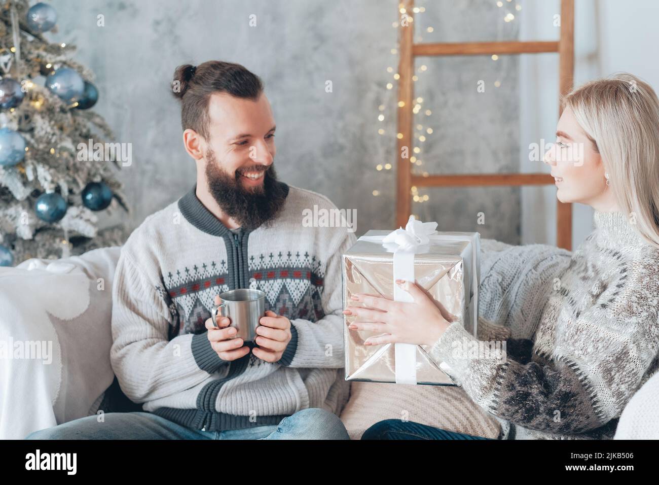 natale casa celebrazione regalo interno festivo Foto Stock