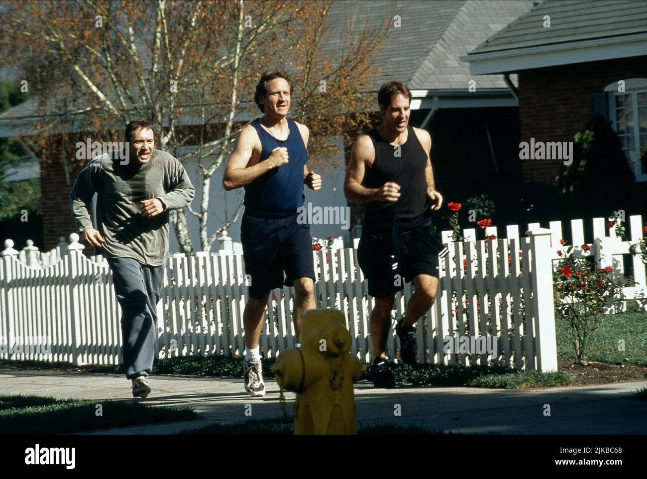 Kevin Spacey, Sam Robards, Scott Bakula Film: American Beauty (USA 1999) personaggi: Lester Burnham, Jim Berkley, Jim Olmeyer regista: Sam Mendes 08 Settembre 1999 **ATTENZIONE** questa foto è solo per uso editoriale ed è copyright di DREAMWORKS SKG e/o del fotografo assegnato dalla Film o dalla Production Company e può essere riprodotta solo da pubblicazioni in concomitanza con la promozione del suddetto Film. È richiesto un credito obbligatorio per DREAMWORKS SKG. Il fotografo deve essere accreditato anche quando è noto. Nessun uso commerciale può essere concesso senza autorizzazione scritta da parte della Film Co Foto Stock