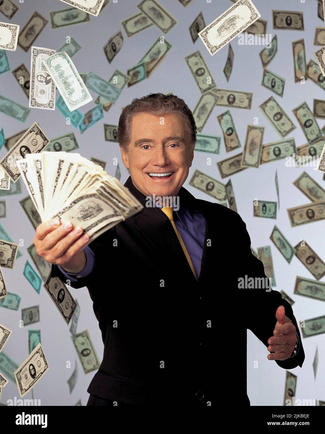 Regis Philbin Television: Chi vuole essere Millionaire (1999) Direttore: Mark gentile 16 Agosto 1999 **ATTENZIONE** questa foto è solo per uso editoriale ed è il copyright di ABC e/o del fotografo assegnato dalla Film o dalla Società di produzione e può essere riprodotta solo da pubblicazioni in concomitanza con la promozione del suddetto Film. È richiesto un credito obbligatorio per ABC. Il fotografo deve essere accreditato anche quando è noto. Nessun uso commerciale può essere concesso senza l'autorizzazione scritta della Film Company. Foto Stock