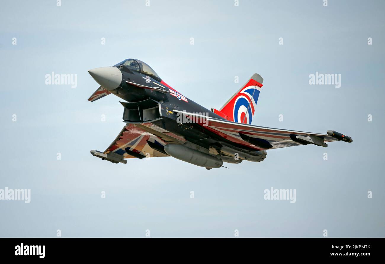 RAF Typhoon Display Team al Royal International Air Tattoo 2022 Foto Stock