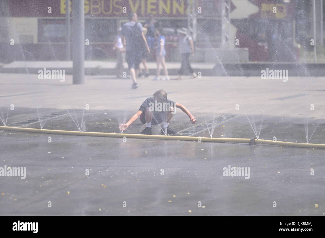 Vienna, Austria. Onda di calore a Vienna. Durante il giorno sono previsti fino a 37 gradi Celsius Foto Stock