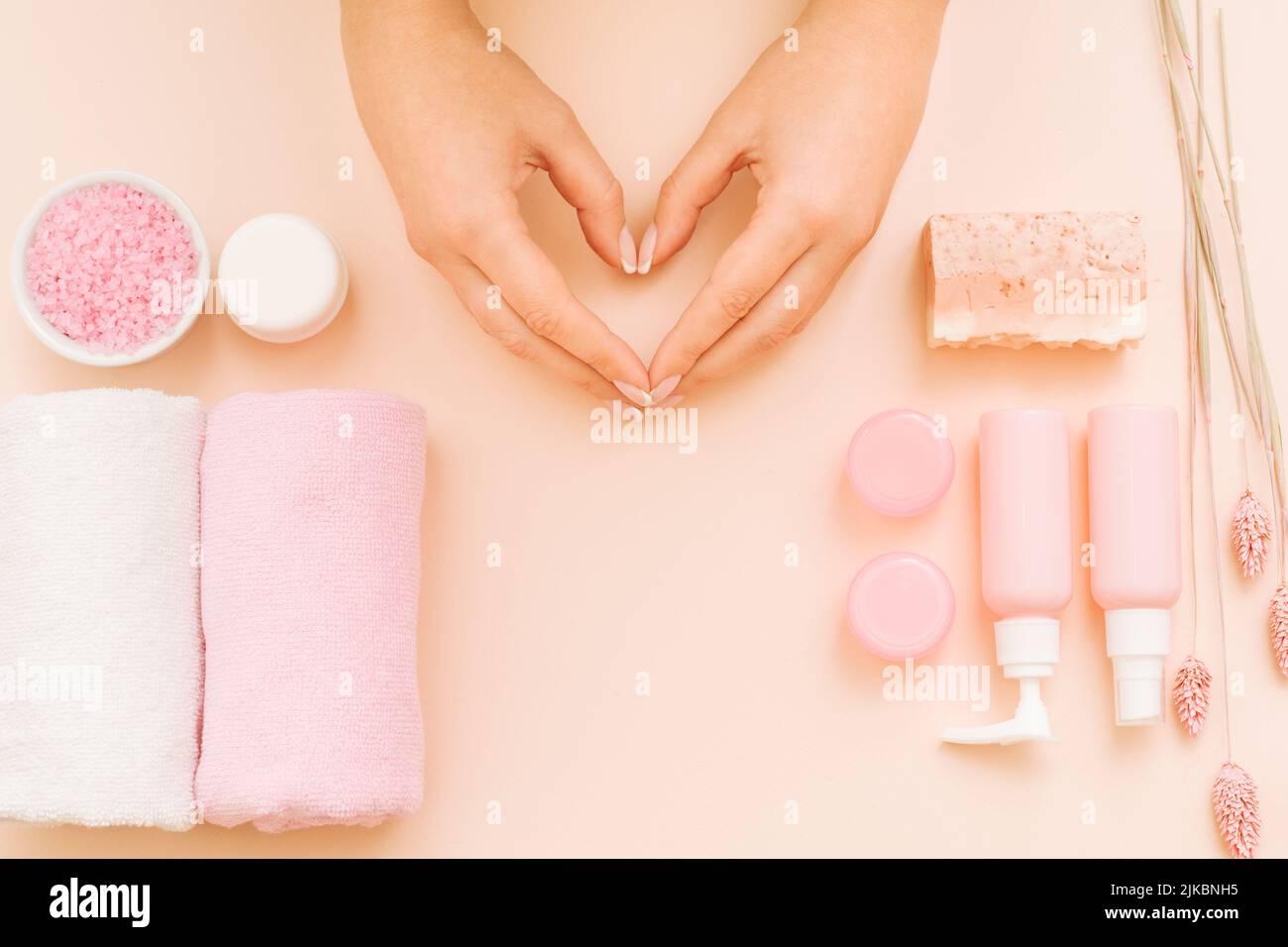 donna mani salute bellezza cura set di trattamento Foto Stock