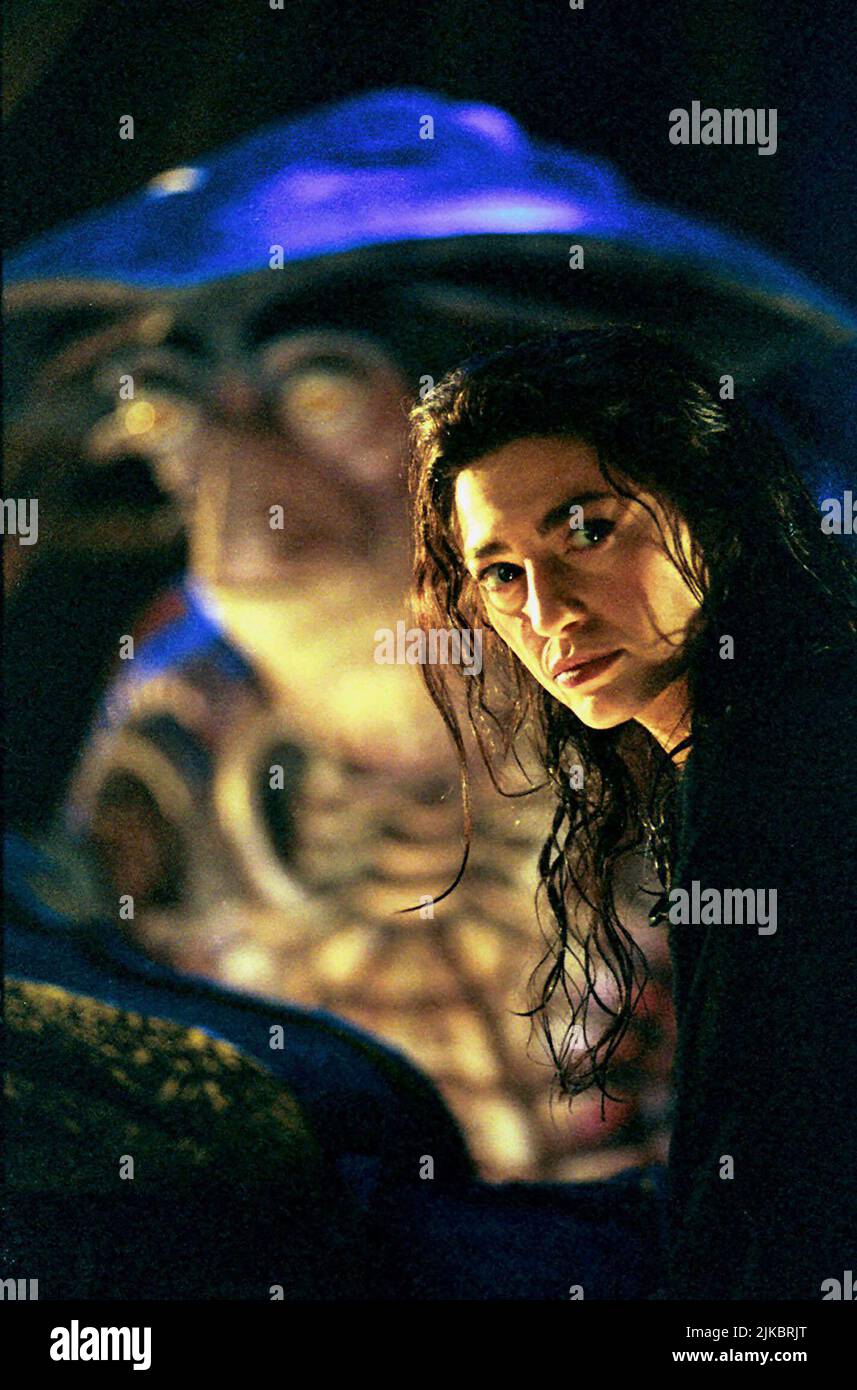 Claudia Black Film Farscape (1999) regista: Rockne S. o'Bannon 19 marzo 1999 **ATTENZIONE** questa fotografia è ad uso esclusivamente editoriale ed è copyright di JIM HENSON TV e/o del fotografo assegnato dalla Film o Production Company e può essere riprodotta solo da pubblicazioni in concomitanza con la promozione del suddetto Film. È richiesto un credito obbligatorio a JIM HENSON TV. Il fotografo deve essere accreditato anche se conosciuto. Nessun uso commerciale può essere concesso senza l'autorizzazione scritta di The Film Company. Foto Stock