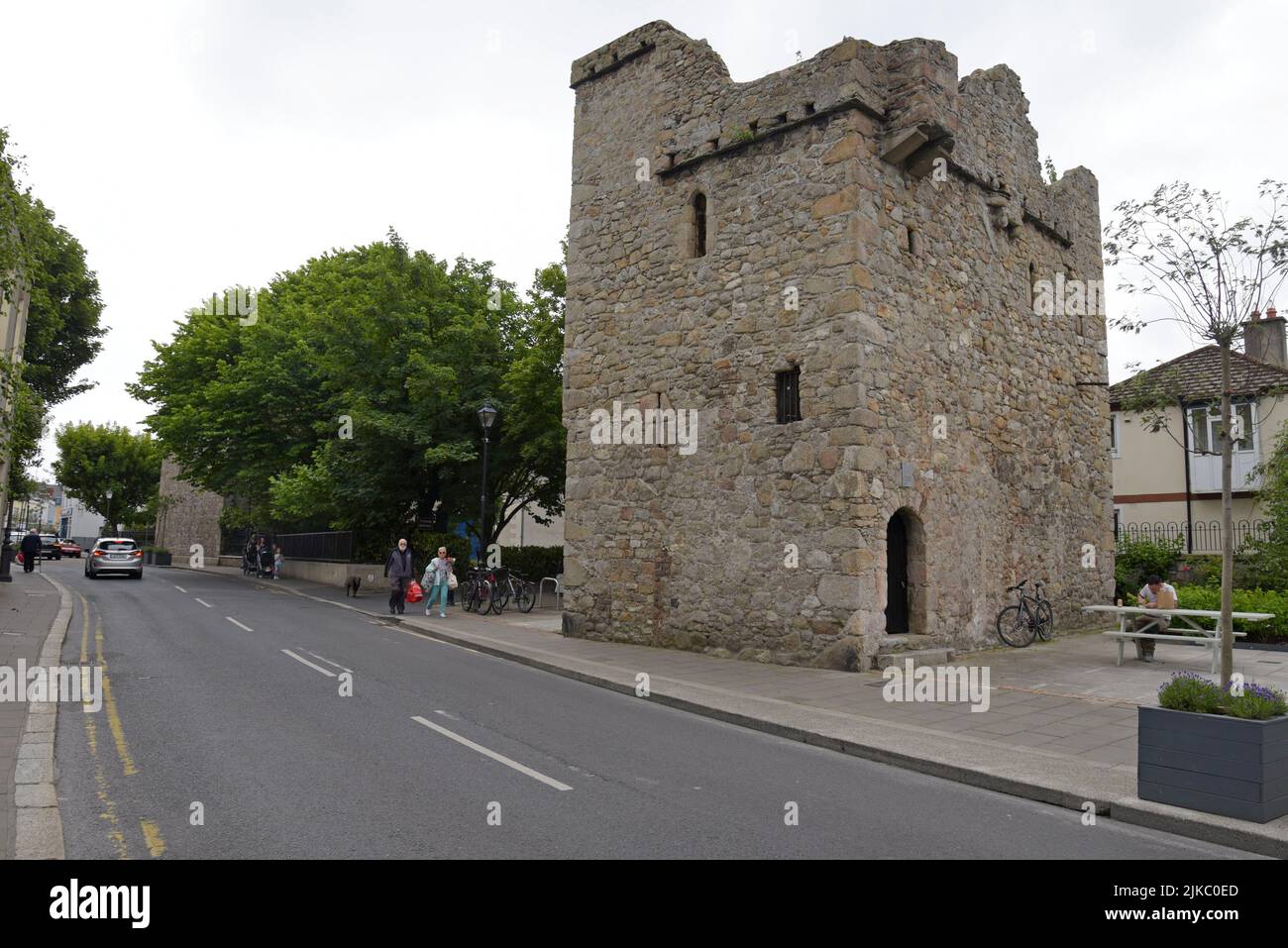 Archbold's Castle, un ex magazzino fortificato del 14th ° secolo, ora monumento nazionale, in Castle St, Dalkey, Leinster, Irlanda Foto Stock