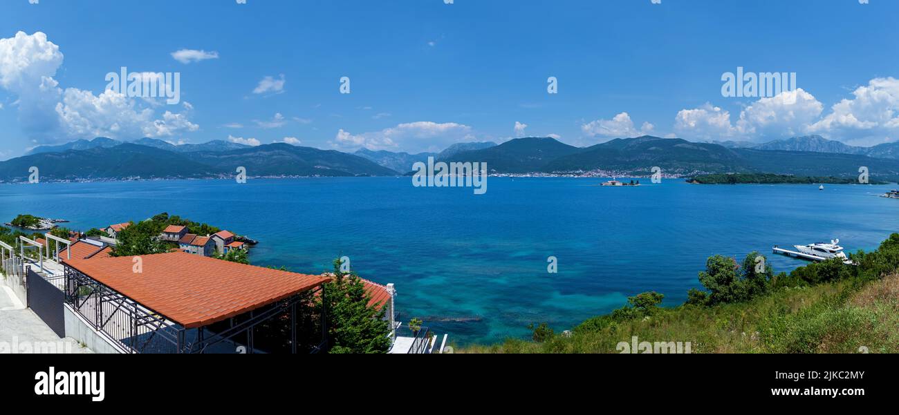 Splendidi paesaggi marini, montagne e natura in Montenegro Foto Stock