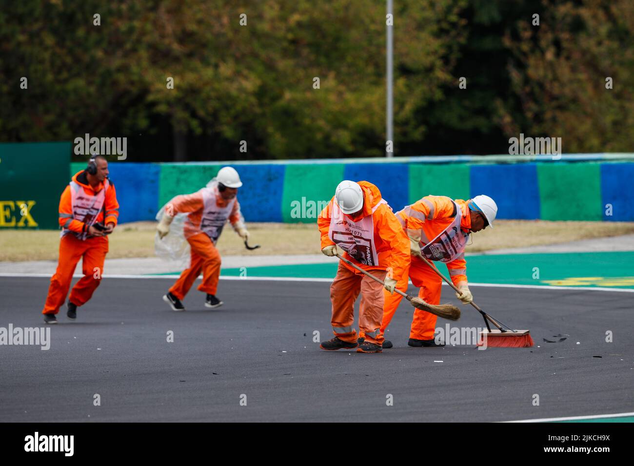 marshall, commissaire de piste, durante la Formula 1 Aramco Magyar Nagydij 2022, Gran Premio d'Ungheria 2022, 12th round del Campionato Mondiale di Formula uno FIA 2022 dal 28 al 31 luglio 2022 sull'Hungaroring, a Mogyorod, Ungheria - Foto: Antonin Vincent / DPPI/DPPI/LiveMedia Foto Stock